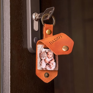Personalized Gift for Daddy - Leather Keychain with Family Photo - First Birthday Gift for Daddy