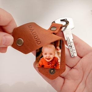 3rd Anniversary Gift, Personalized Leather Photo Keychain, Leather Anniversary Gifts for Him, Photo Keychain for Men imagem 11