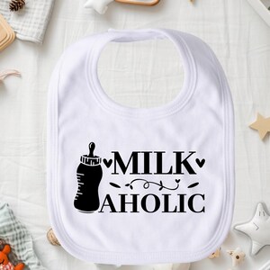 Milch-Aholic Lätzchen, lustige Baby Lätzchen, Milch Aholic Baby Lätzchen, Milch-Liebhaber-Lätzchen, süßes Säugling Lätzchen, Baby füttern Lätzchen, Neugeborenen Lätzchen, Baby-Dusche-Geschenk