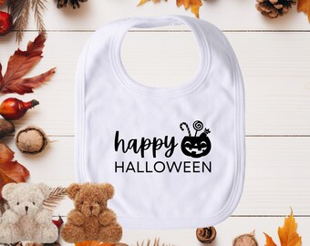 Wesołego Halloween Bib | Jesienny prezent dla noworodka dla dziewczynki lub chłopca, biały chłonny śliniaczek lub śliniaczek do karmienia, upiorny strój na pierwsze Halloween