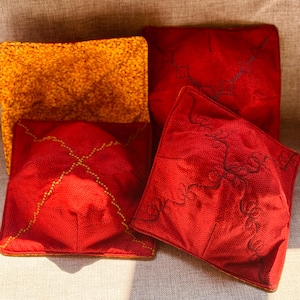 Quilted Bowl Cozy Set of 4: Reversible Embroidered Hot Bowl Holders