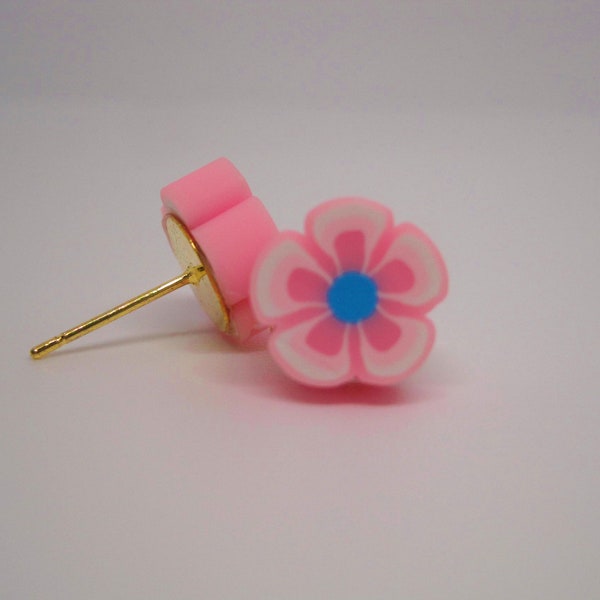 Flower stud earrings beautiful perfect gifts for birthdays Christmas and a loved ones perfect gift for mom sister friends and bridesmaids