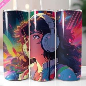Puede incluir: Tres vasos de acero inoxidable con un dise&ntilde;o de anime colorido que presenta a una joven con auriculares. El dise&ntilde;o incluye un esquema de color rosa, azul y verde vibrante con un fondo de tipo galaxia.