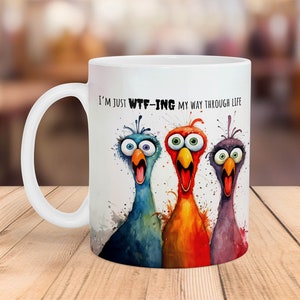 Rolig WTF-ing Through Life-muggomslag: Sarkastiskt citat PNG (digital nedladdning)