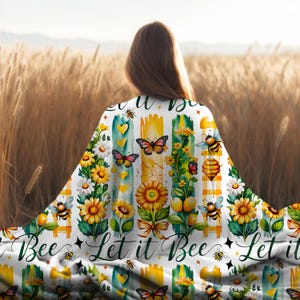 Velveteen Blanket Bee Nature Lover Present Beekeeper Gift Soft Plush Throw Cozy Bedspread Warm Cover Home Decor Mother&#39;s day gift idea bees