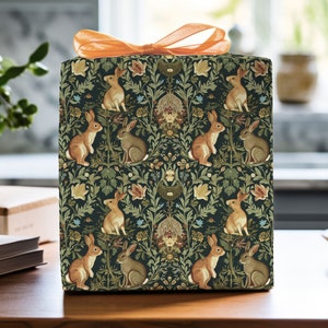 Carta da regalo floreale con coniglietti del bosco ispirata a William Morris, carta da regalo con conigli, carta da regalo natalizia, carta da regalo elegante, Cottagecore