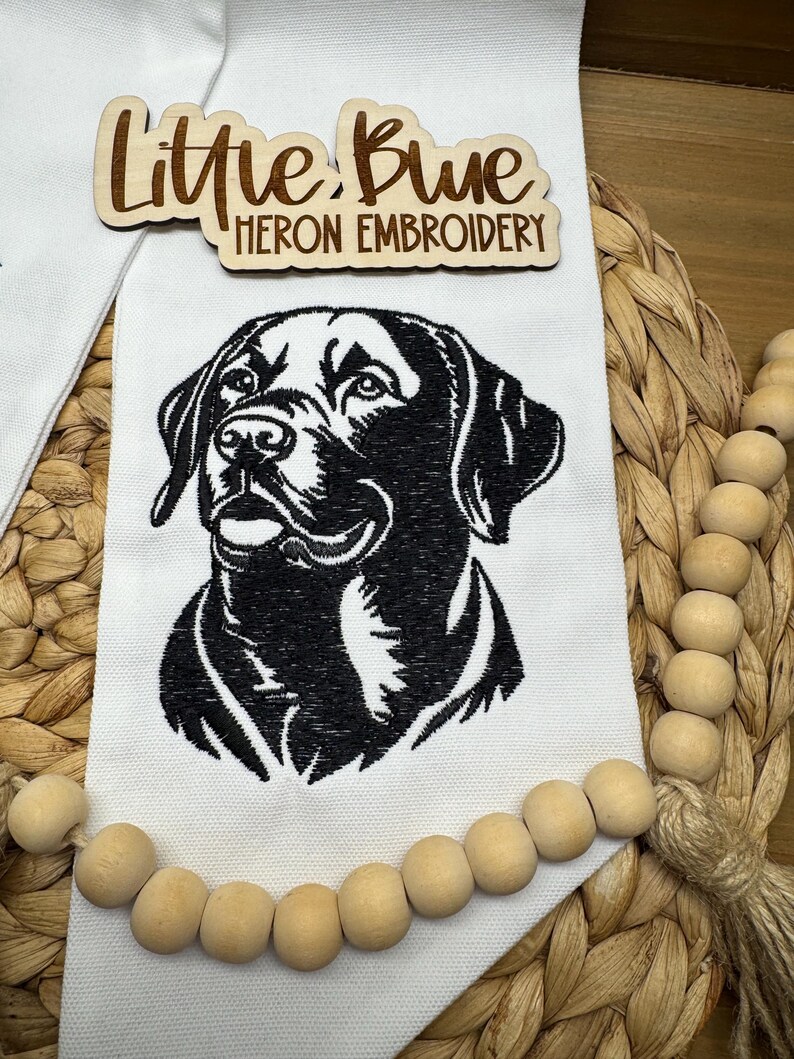 Embroidered Black Lab Wreath Sash: Personalized Dog Lover Gift image 2
