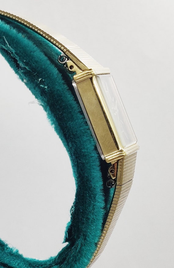 Vintage Bill Blass Women's Dress Watch 18 mm Gold… - image 2