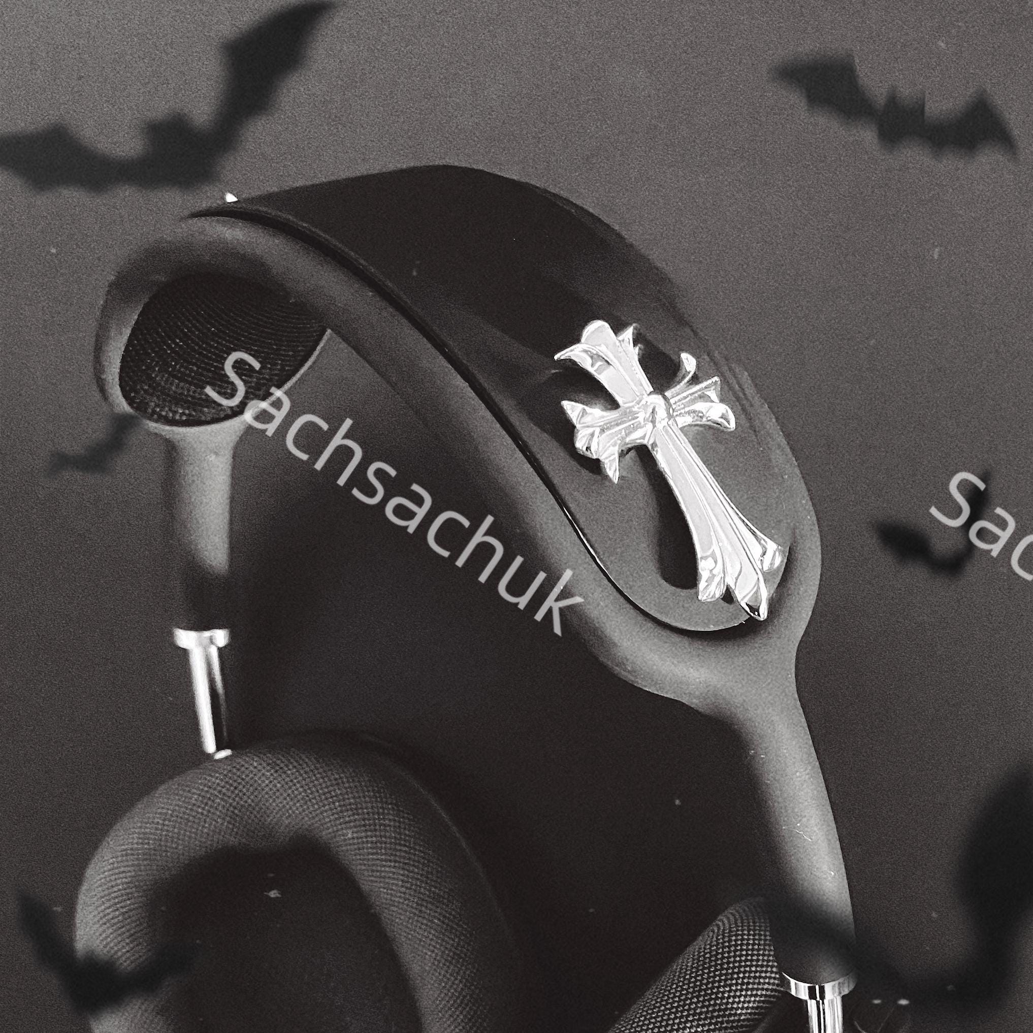 AirPods MAXカバー　クロス　十字架 Airpods Max 'pewter Cross' Headphones Attachment: 3D Resin Print