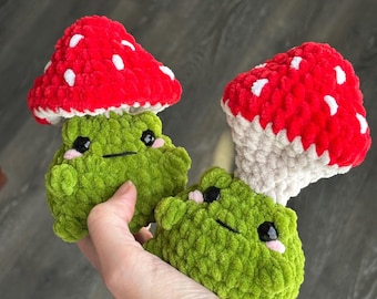 Small crochet frog with mushroom cap hat, frog mushroom popper, frog lover gift, frog desk friend, office decor