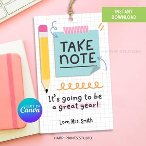 Notera presentetikett för det stora året, presentetikett för tillbaka till skolan, papper med penna, post-it-lapp, redigerbar första skoldagen-etikett, elev-lärare, utskrivbar etikett