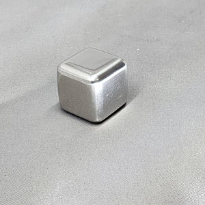 Whiskysteen met aangepaste graveeropties voor de whiskyliefhebber