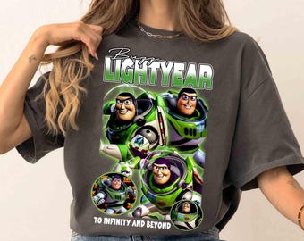 Maglietta con ritratto di Buzz Lightyear Space Ranger di Toy Story, maglietta "Verso l'infinito e oltre", Toy Story Land, maglietta con regali di compleanno per bambini di Toy Story