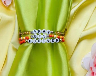 Pulseira com nome e contas do BTS K-Pop | Pulseira com letras feita à mão para ARMY | Pulseira da amizade
