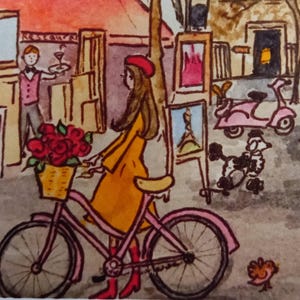 Puede incluir: Una mujer con un vestido amarillo monta una bicicleta rosa con una cesta de rosas rojas. La bicicleta est&aacute; aparcada frente a un edificio con un cartel que dice "Restaurante".