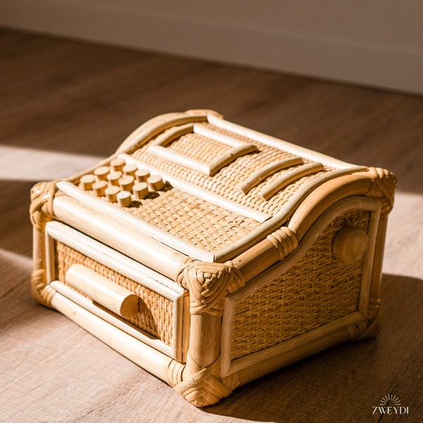 Rattan gaming cash register