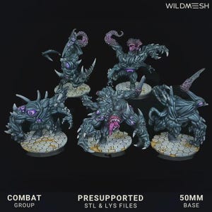 Op de afbeelding: Een groep van vijf gedetailleerde, grijze monsterbeeldjes met paarse accenten en open monden, elk op een basis van 50 mm. De figuren hebben meerdere ogen en scherpe klauwen. Tekst op de afbeelding luidt "COMBAT GROUP", "PRESUPPORTED STL & LYS FILES" en "50MM BASE".
