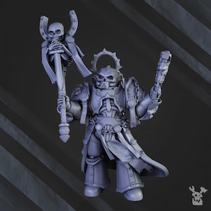 Puede incluir: Miniatura gris impresa en 3D de un guerrero con armadura ornamentada, sosteniendo un báculo con una calavera y un arma. La figura tiene un casco con forma de calavera y una capa fluida. La miniatura está sobre un fondo gris.
