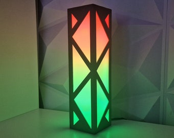 Geometrische driehoekige nachtlamp, LED-bureaulamp, futuristische sfeerverlichting, Sci-Fi-accentverlichting, RGB-kamerdecor, nieuwigheidslamp, sfeerverlichting