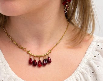 Handmade Pomegranate Choker Red Resin Fruit Seeds Gold Stainless Steel Chain Realistic Garnet Necklace Dainty Fruit Jewelry Gift for Women