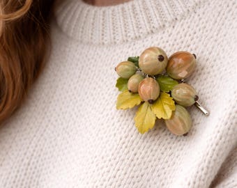 Gooseberry Brooch, Realistic Fruit Jewelry, Polymer Clay Botanical Pin, Summer Berries Gift, Hyper-realistic Green Berry.