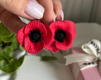 Röda vallmoörhängen, handgjorda örhängen av polymerlera med blommor, realistiska vallmosmycken, lätta blommiga örhängen, present till kvinnor