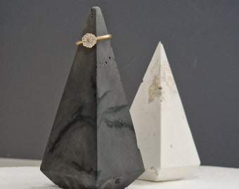 Porte-bague | Cône annulaire | Stockage de bijoux | Porte-anneaux en forme de pyramide | Porte-bracelet