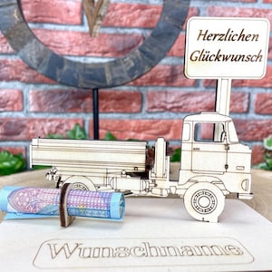 W50 – Individuelles Ostfahrzeug-Geldgeschenk aus Holz, personalisiert für besondere Anlässe Karte Männergeschenk Holzschild zum Verschenken