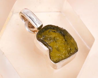 Moldavite Pendant 925 Sterling Silver Handmade Pendant Green Raw Moldavite Pendant for Gift Unique moldavite rough Gemstone Pendant