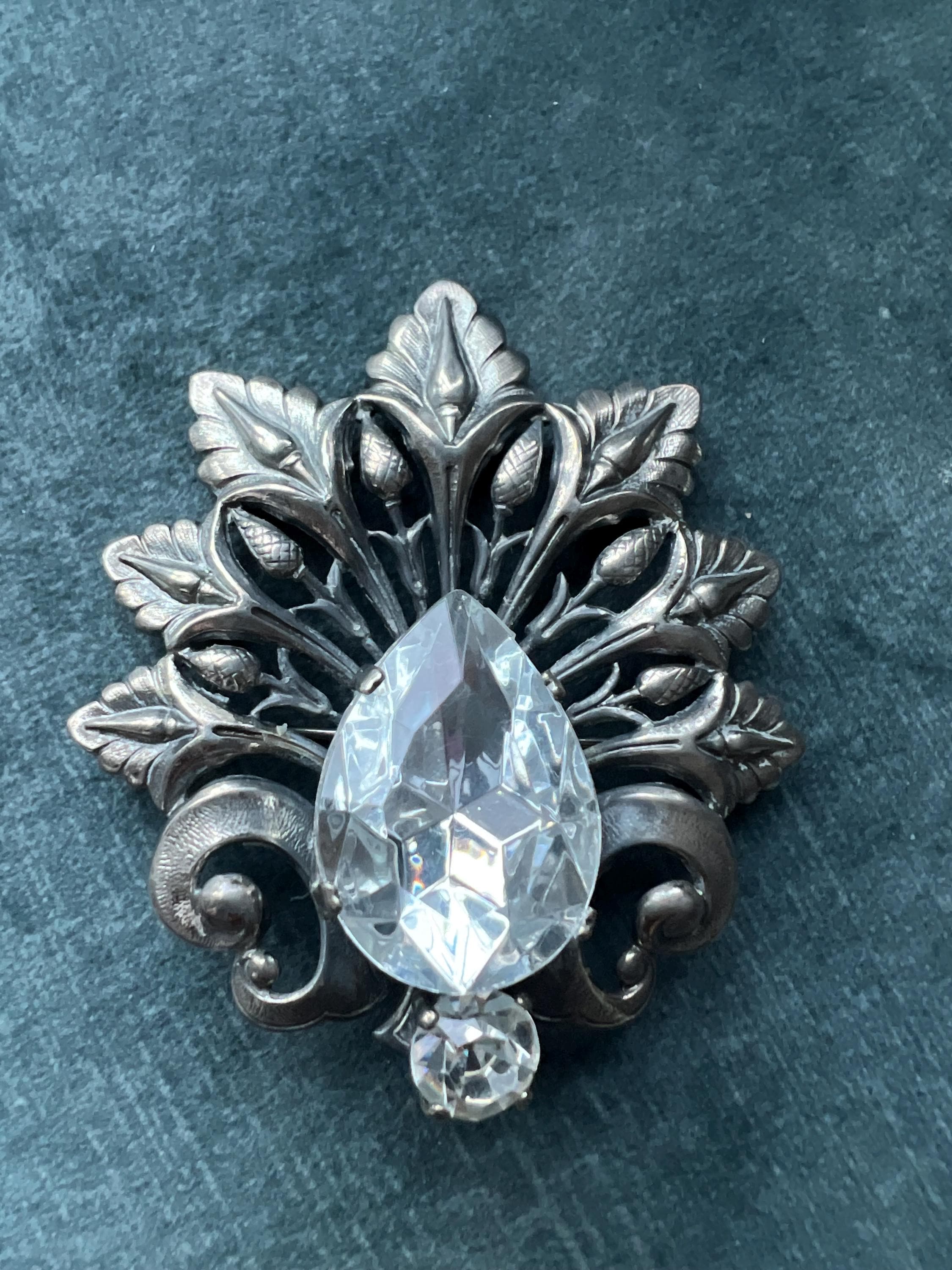 Langani brooch - Etsy 日本