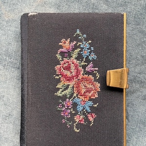 Vintage Petit Point Needlepoint Notepad Holder with Pencil | Floral Needlepoint Memo Pad Case | Mid Century Vanity Accessory | Gift for Her