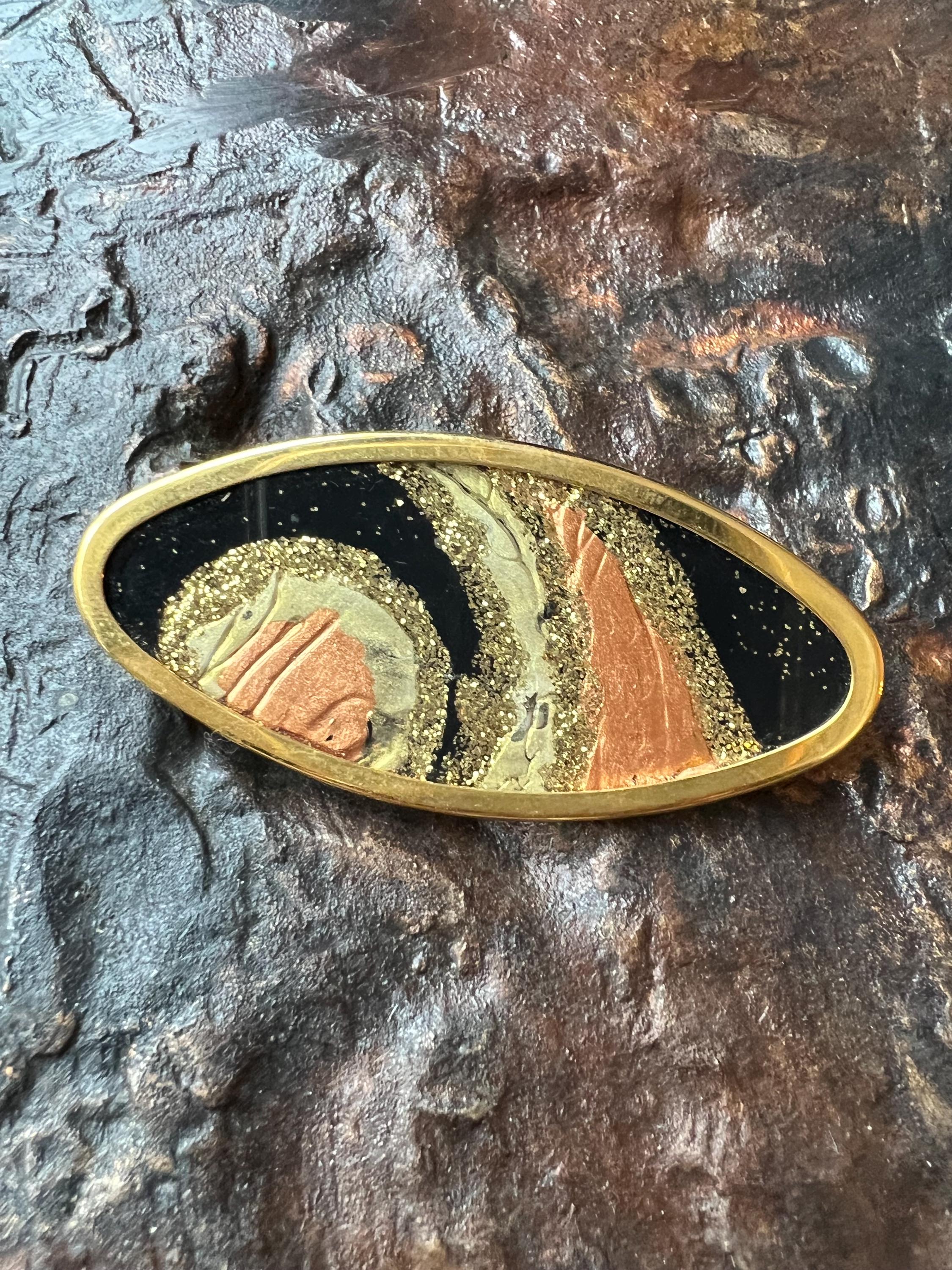 Broche Vintage Western Germany - Feuille Texturée Or Avec Perle (Occasion, Style Années 70-80)