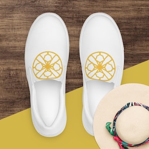 Women’s slip-on canvas shoes