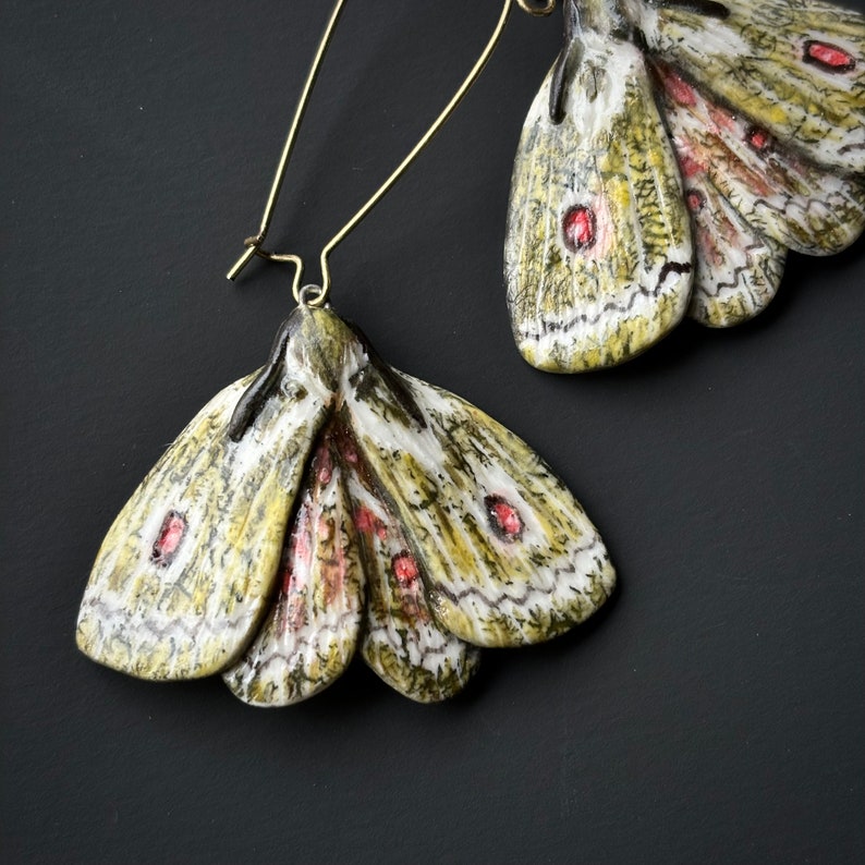 Green Moth butterfly ceramic dangle earrings. Porcelain ceramic lightweight earrings. Spring summer artistic bug insect earrings. zdjęcie 5