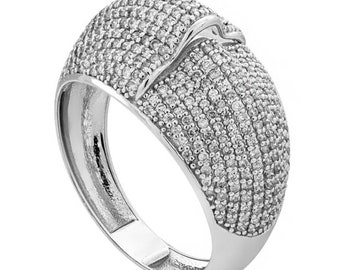 Natural diamond ring in IGI certified 14k white gold