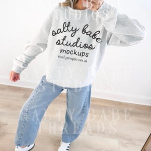 Ash Grey Gildan 18000 Sweatshirt Mockup Western Mock Up Ash Gray Sweater Trendy Oversized Crewneck Real Model Boho Aesthetic Coastal Cowgirl