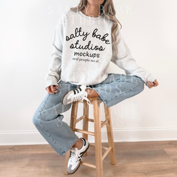 Ash Grey Gildan 18000 Sweatshirt Mockup Western Mock Up Ash Gray Sweater Trendy Oversized Crewneck Real Model Boho Aesthetic Trendy Cowgirl