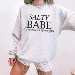 Ash Grey Gildan 18000 Sweatshirt Mockup Western Mock Up Ash Gray Sweater Trendy Oversized Crewneck Real Model Boho Aesthetic Coastal Cowgirl