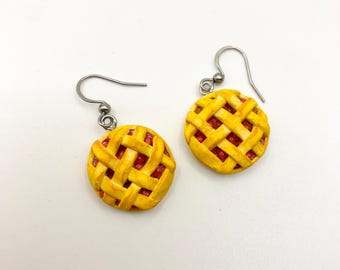 Pendientes de tarta de frutos rojos / PENDIENTES DE ARCILLA POLIMÉRICA / Hechos a mano, divertidos, únicos, bonitos, coloridos, originales, graciosos, divertidos, novedosos / Regalo para ella