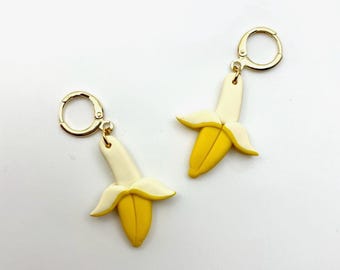 Pendientes de aro con forma de plátano / Pendientes de arcilla polimérica / Hechos a mano, divertidos, únicos, bonitos, coloridos, originales, graciosos, novedosos / Regalo para ella