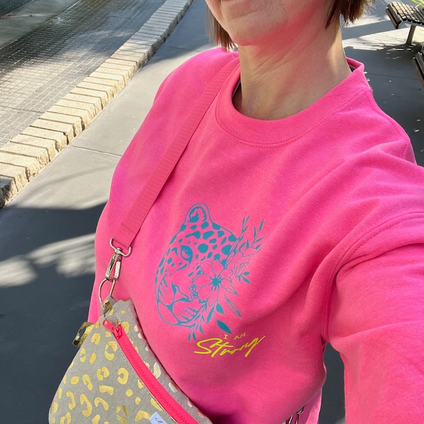 Sweatshirt Damen Animalprint/ Statement Shirt Neonpink / Partnerlook für Mama Tochter / Geschenk für Frauen / Sweatshirt mit Aufdruck