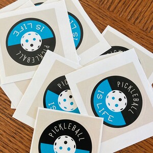 ピックルボール ステッカー 名言 ピックルボール コミュニティ ライフ ピックルボール ファン ピックルボール ライフスタイル ピックルボール ステッカー ピックルボール ファン向けデカール