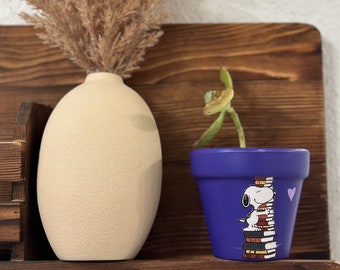 Hand-Painted Snoopy on Book Pile Planter – Terracotta Pot with Drainage