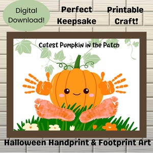 Puede incluir: Una impresión artística enmarcada con temática de Halloween que presenta una calabaza naranja sonriente con brazos de huellas de manos y pies de huellas de pies. El texto dice "Cutest Pumpkin in the Patch" y "Halloween Handprint & Footprint Art".