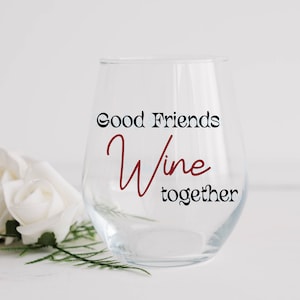 仲良しの友達が一緒にワインを飲む SVG、新築祝いのギフト SVG、バーの看板 SVG、ワイングラス SVG、近所の人へのギフト SVG、飲酒 SVG、SVG/DXF/Eps/Png/JPEG