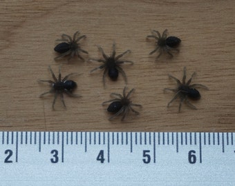 Miniature Spiders,  1:12 scale miniature size for horror diorama, dollhouse, arts and crafts