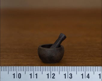 Miniatuur vijzel en stamper, Witch Wizard diorama schaal 1:12
