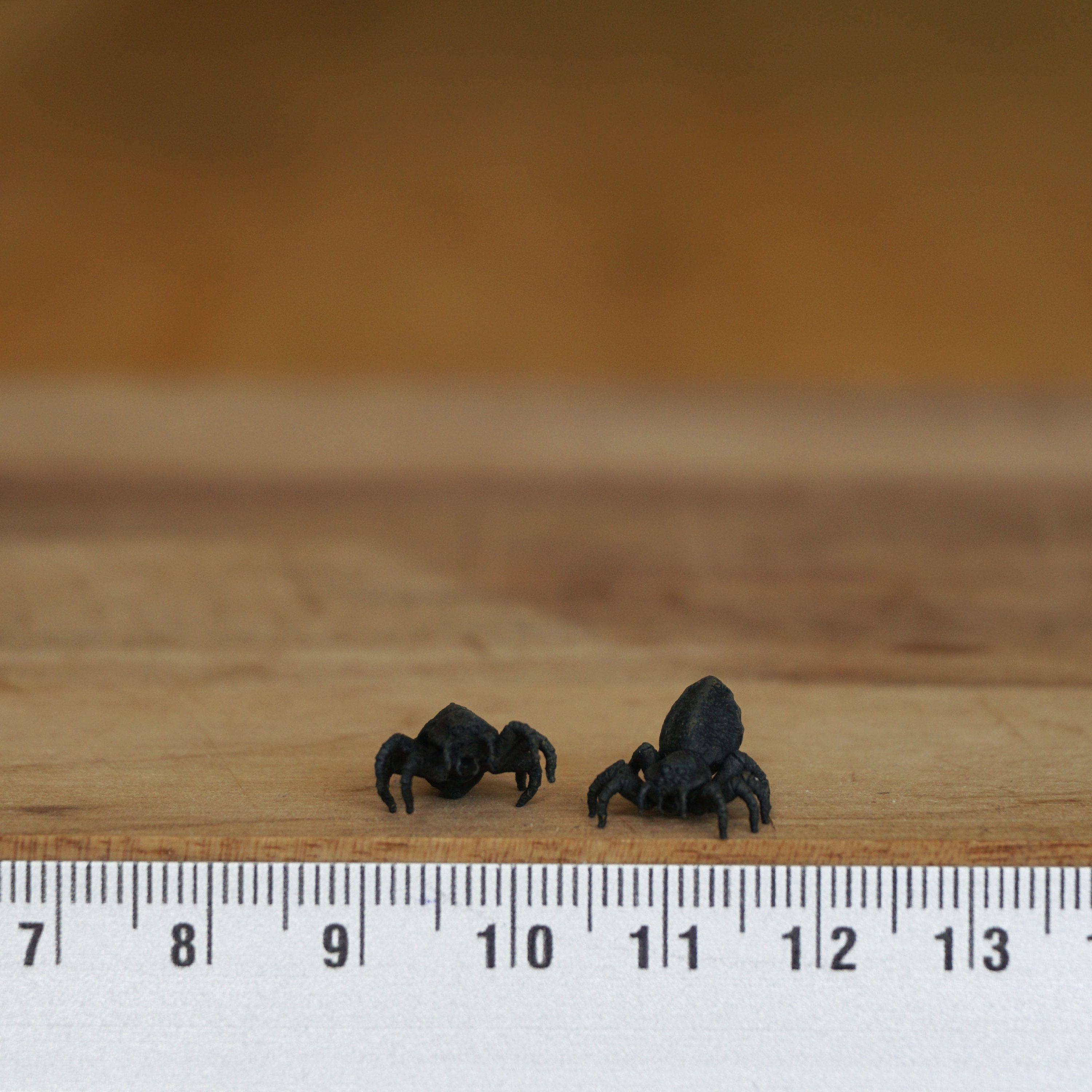 Miniature Spiders, 1:12 Scale Miniature Size for Horror Diorama ...