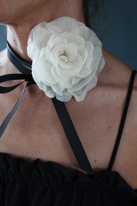 Silk Flower Choker Cream White Flower. White Rosette Necklace