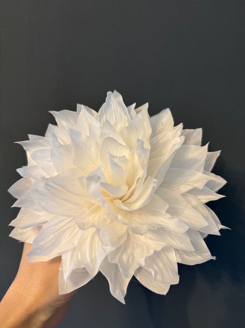 Large Silk flower brooch. Flower pin. White color flower brooch. Packed as a gift zdjęcie 6